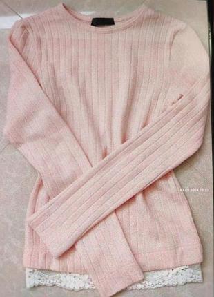 Шикарная кофта легкая и тепленькая на девушку- шерсть, вискоза, полиэстер. длина 56 не учитывая кружева. грудь 40+++
рукав66