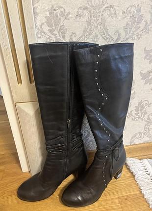 Чоботи жіночі