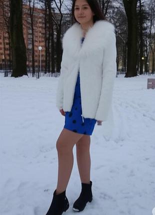 Красивая праздничная белая шубка, шуба, пальто