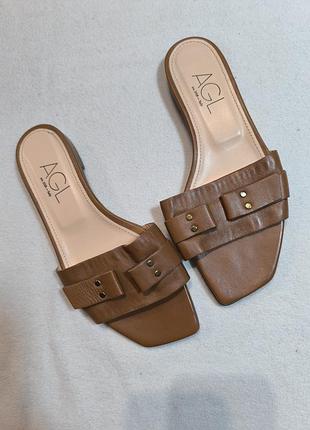 Кожаные шлепанцы agl