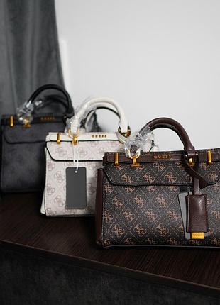 Guess sestri mini залишилось в 2ох кольорах