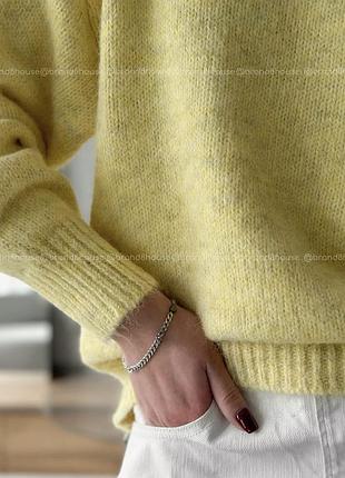 Светр вільного крою пухнастий