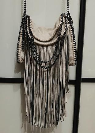 Фирменная сумка с бахрамой