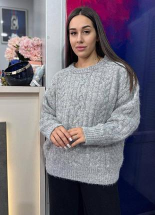 Свитер с объемной вязкой