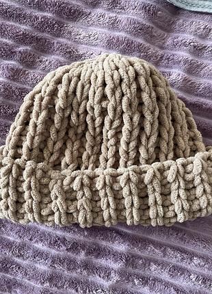 Жіноча зимова шапка