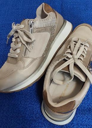 Осенние кроссовки Tamaris нижняя