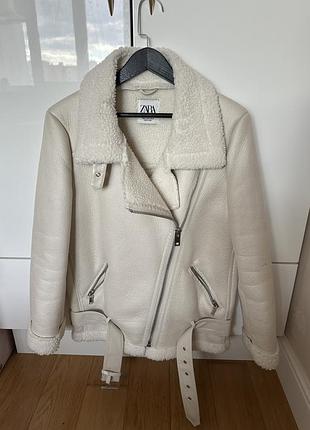 Бежева жіноча косуха куртка zarа розмір м