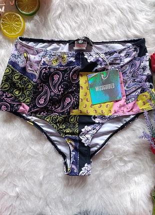 Купальные плавки с высокой посадкой