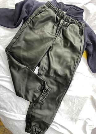 Кожаные штаны на девочку