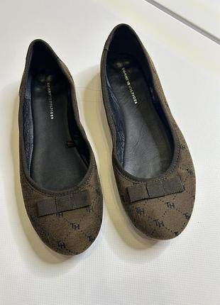 Балетки відомого бренду tommy hilfiger