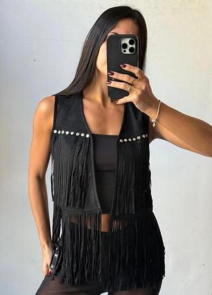 Жилет із еко замші з бахромою