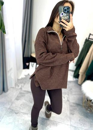 Костюм свитер оверсайз из ангоры с воротником на молнии и утепленные лосины на флисе