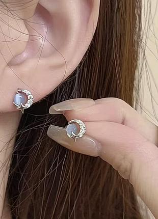 Серьги маленькие с искусственным камнем