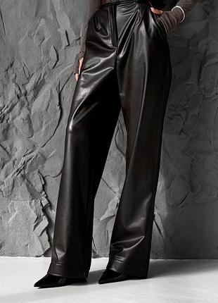 Брюки женские  прямого кроя из искусственной экокожи, демисезонные, шоколадные