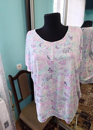 Футболка 🥰🥰🥰