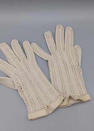 Интересные женские перчатки вязанные