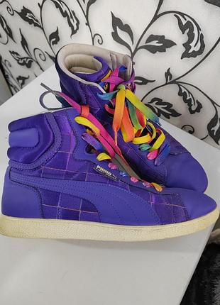 Кроссовки женские