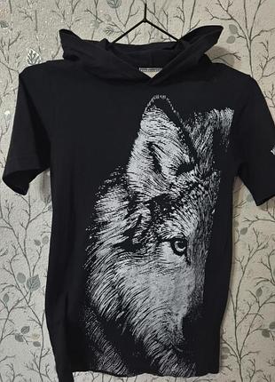 Футболка с капюшоном