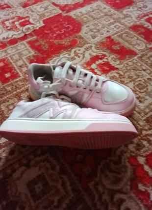 Яркие кроссовки 2