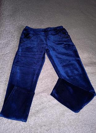 Велюровые теплые брюки со стразами
