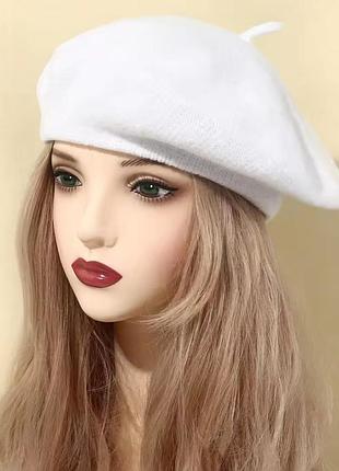 Белый берет