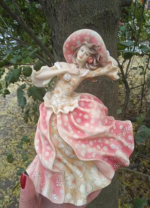 Статуэтка винтажная от известного бренда leonardo