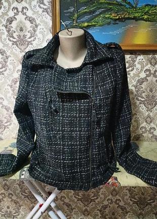 Куртка шерстяная в клетку, размер m,l.