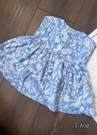 Блакитна сукня туніка для дівчинки 3-6 міс 68 см next некст з білими квітами з ґудзиками на літо