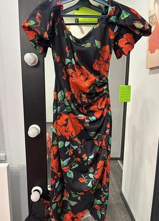 Сукня в квіти