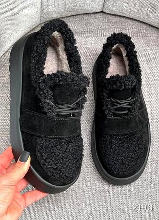 Стильные замшевые ботинки с мехом тедди