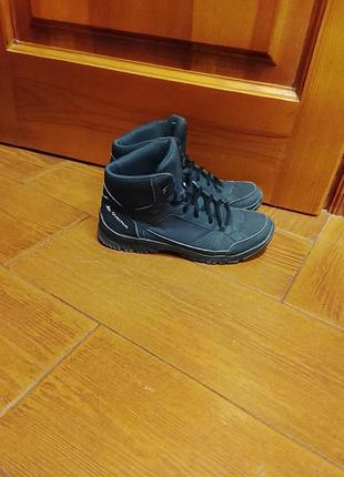 Ботинки кроссовки высокие