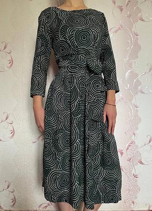 Сукня у ретро стилі зі штапелю