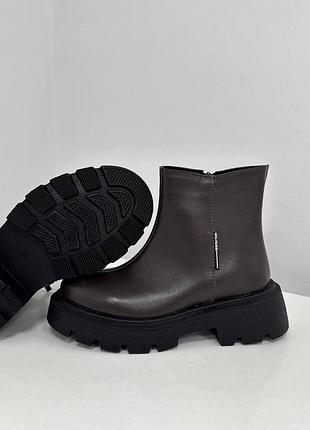 Натуральні шкіряні зимові черевики кольору шоколад