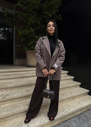 Двубортное кашемировое оверсайз пальто на пуговицах с карманами