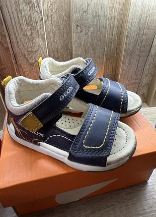 Босоніжки geox