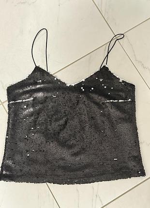 Чорний топ з паєтками