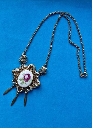 Підвіс «троянда мейсена» з емалями в техніці деколь