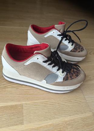 Кросівки на платформі