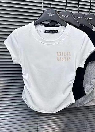 Футболка в стилі відомого бренду як нова