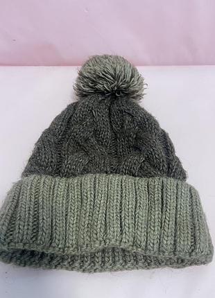 Шапка жіноча