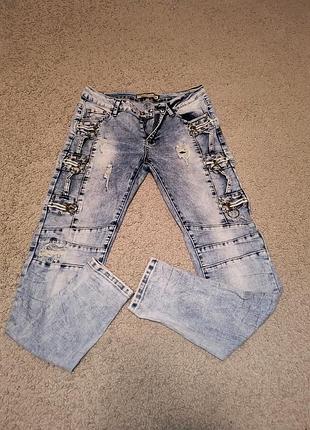 Джинси з замками