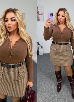 Жіночий базовий шоколадний лонгслів з ґудзиками попереду | 460