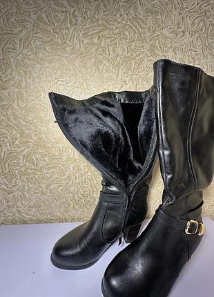 Жіночі зимові сапоги на каблуку