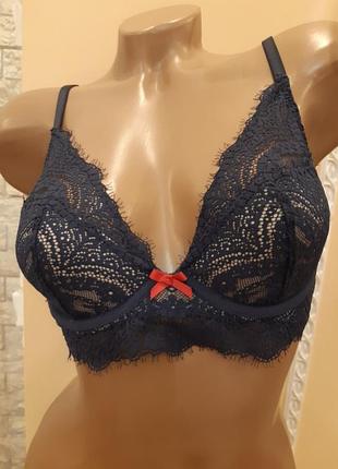 Красивый бюстик