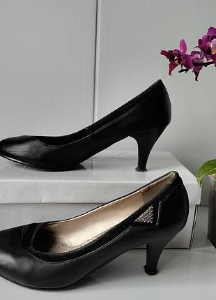 Туфлі у подарунок до покупки