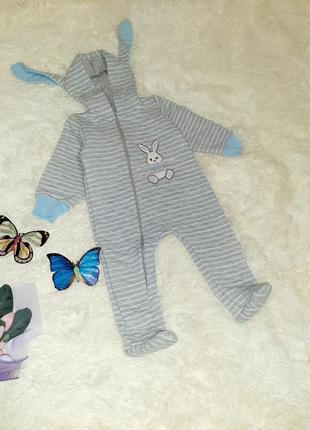 Комбінезон з вушками зайчик.
