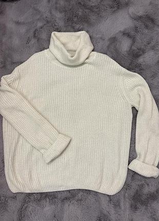 Светр вʼязаний