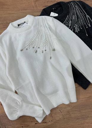 Свитер белый