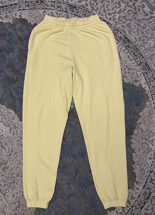 Спортивные штаны