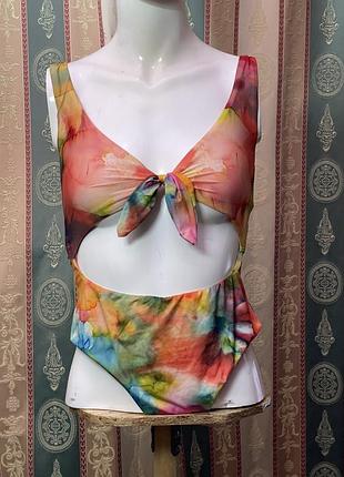 Яскравий купальникtezenis